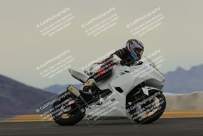 media/Jan-14-2023-SoCal Trackdays (Sat) [[497694156f]]/Turn 9 Set 2 (1130am)/